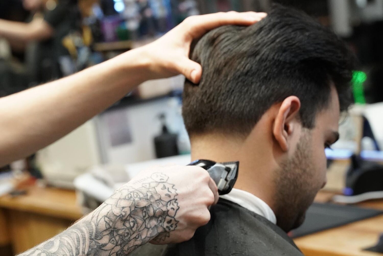 Ren nakkelinje med trimmer